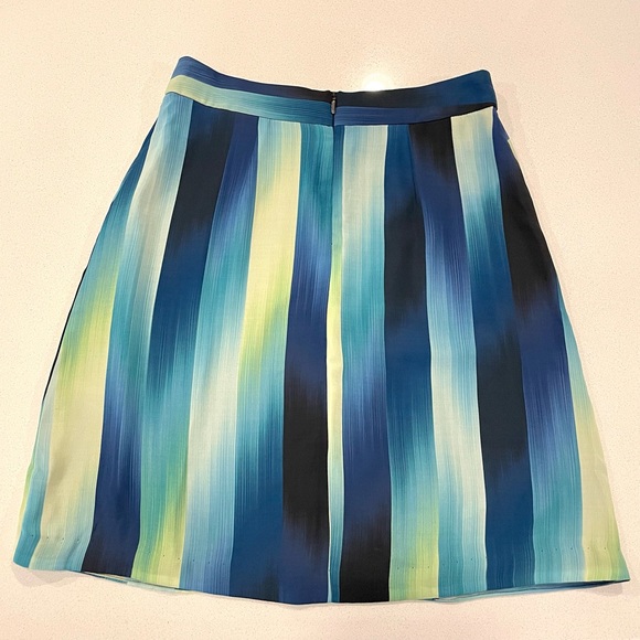 Trina Turk Blue & Green Gorgeous Knee Length Skirt! - Picture 4 of 6